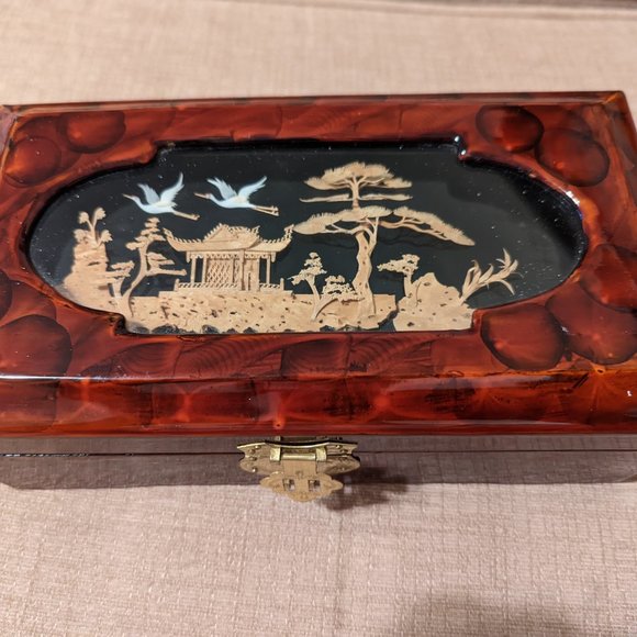 Storage & Organization Oriental Jewelry Box With Cork Sculpture